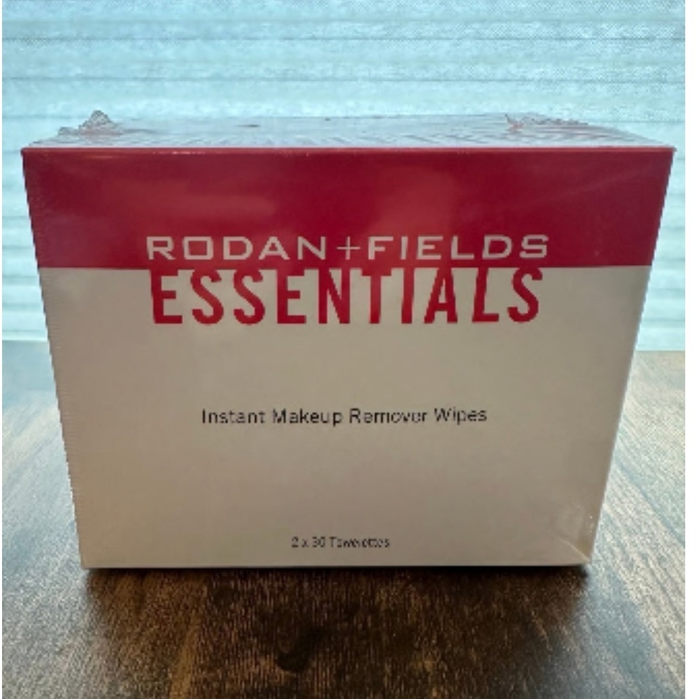 Rodan & Fields Essentials Instant Makeup Remover Wipes